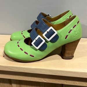 Fluevog Operetta Cavalieri in Mint & Blue size 6.5
